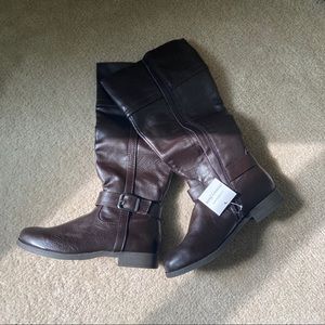 *New in Box* Wide calf brown boots.Women’s size 8.